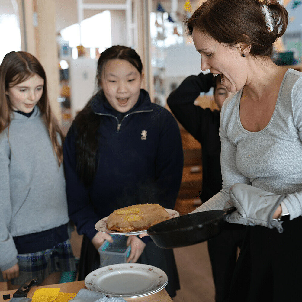 Students baking tarte tatin